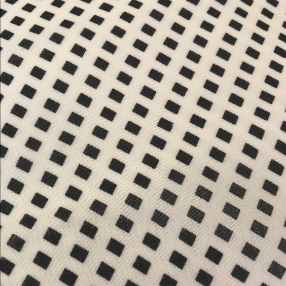 Float white dress with black squares - Picture 5 of 6